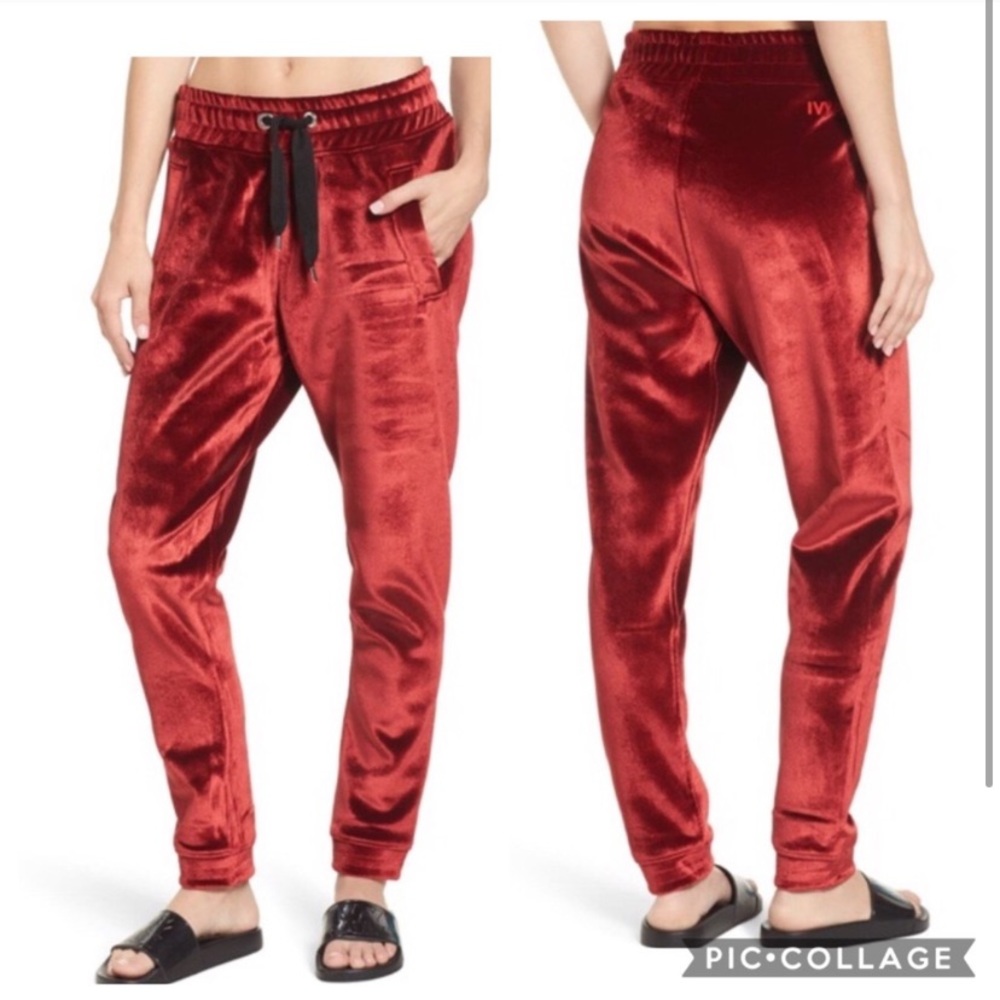 IVY PARK joggers